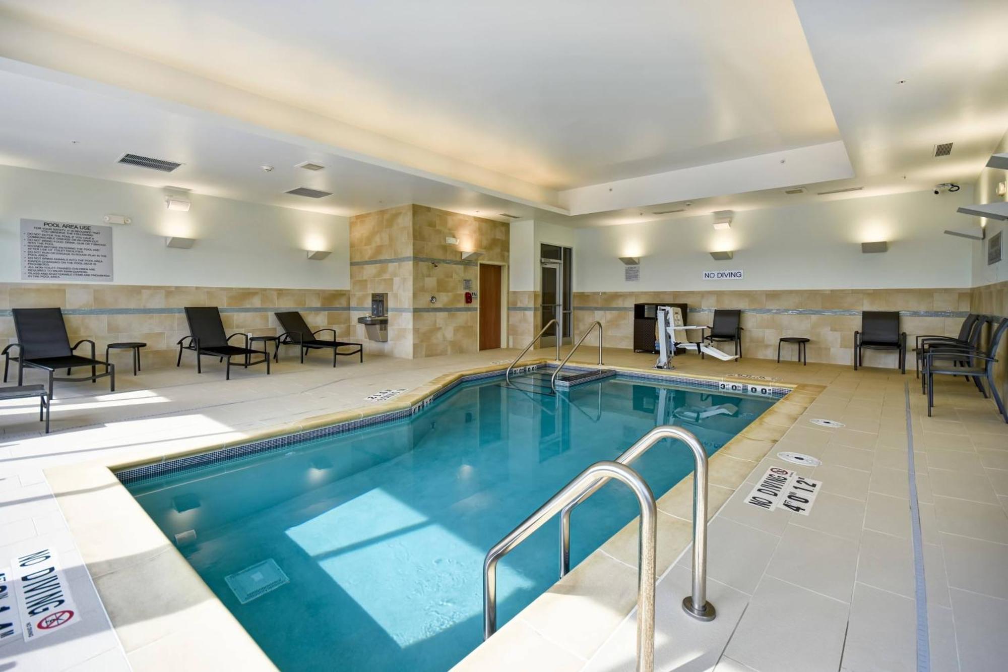 Fairfield Inn & Suites By Marriott Milwaukee North Glendale Экстерьер фото
