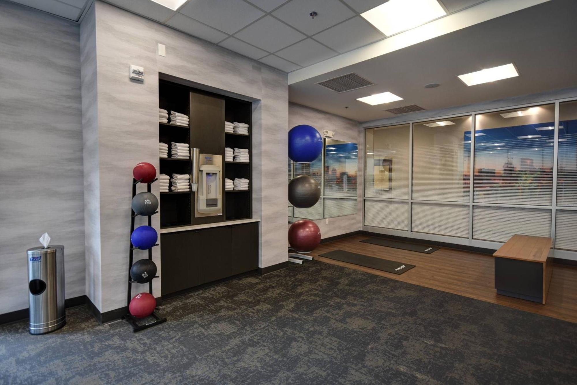 Fairfield Inn & Suites By Marriott Milwaukee North Glendale Экстерьер фото